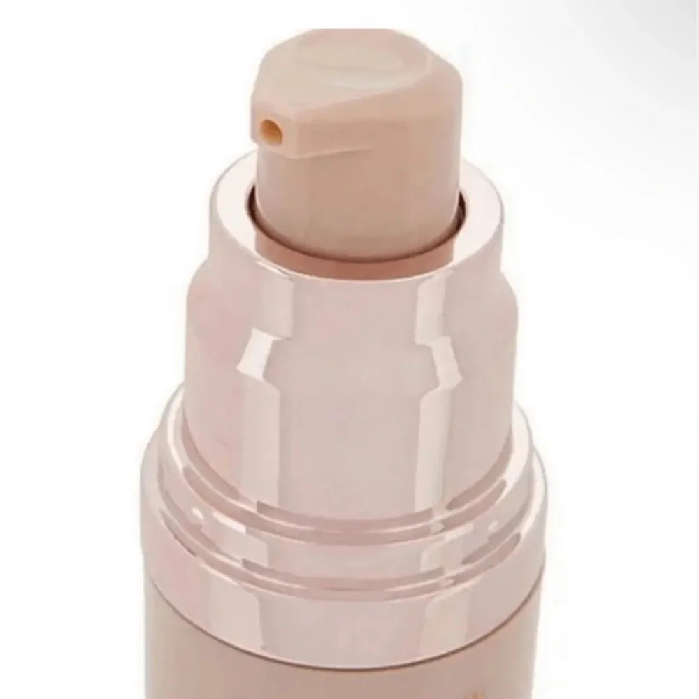 Doll 10 - HydraLux Smoothing Foundation - Various Shades - NIB and NWOB